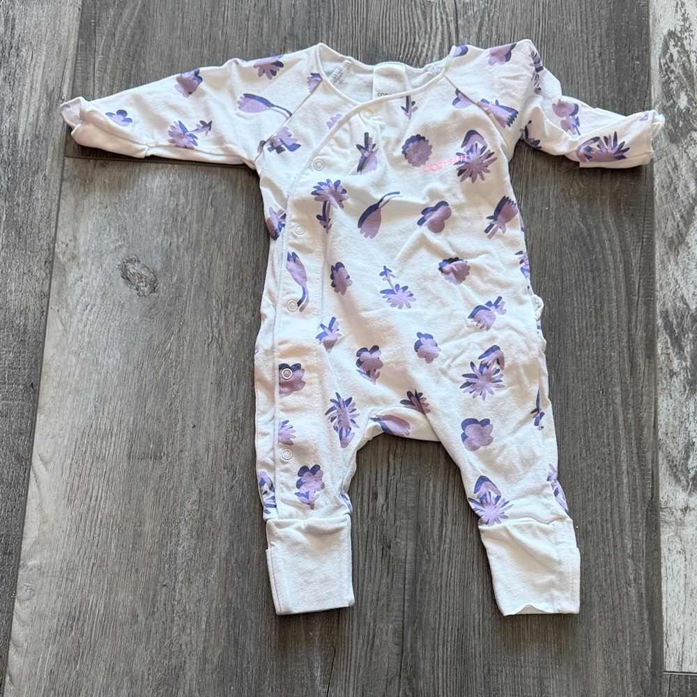 Bonds White‎ and Purple Floral Kids Footie